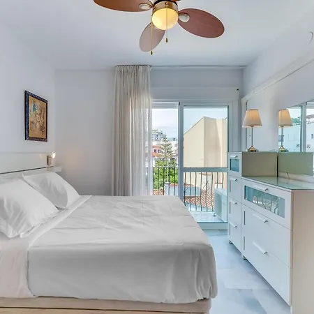 Homeforguest Bright In La Carihuela Near The דירה