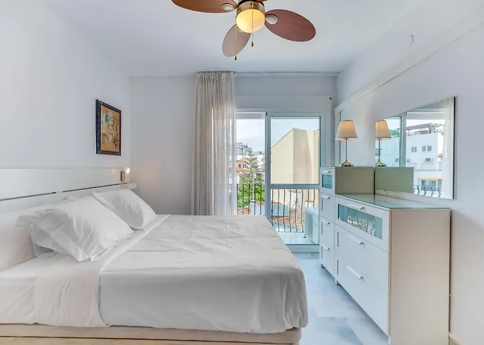 Homeforguest Bright In La Carihuela Near The Lägenhet