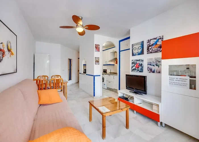 Homeforguest Bright In La Carihuela Near The Lägenhet