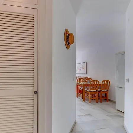 Homeforguest Bright In La Carihuela Near The Lejlighed *