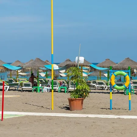 Апартаменти Homeforguest Bright In La Carihuela Near The