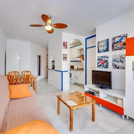 Homeforguest Bright In La Carihuela Near The Apartamento