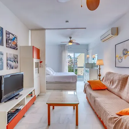 Homeforguest Bright In La Carihuela Near The Apartamento *