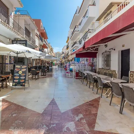 Homeforguest Bright In La Carihuela Near The Apartment Torremolinos