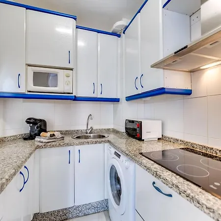 公寓 Homeforguest Bright In La Carihuela Near The