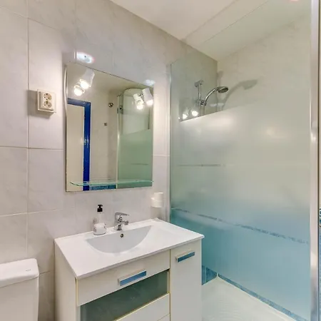 Homeforguest Bright In La Carihuela Near The Torremolinos